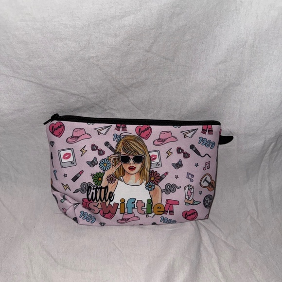 Little Swiftie - Make-up pouch lined - Picture 3 of 3